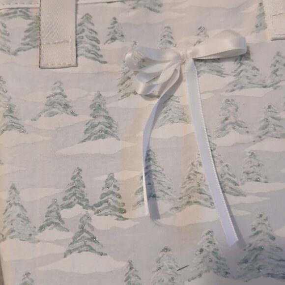 NEW Reusable Fabric Gift Bag Christmas Trees White Green with Ribbon Bow 7x7x4" - Picture 2 of 7
